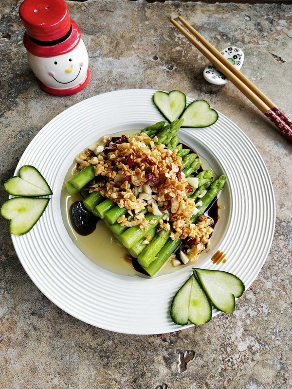 蒜香油淋蘆筍的做法-酸辣味拌菜譜