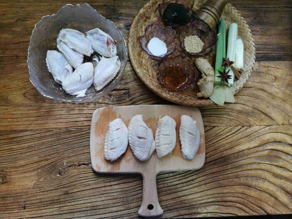 一瓶可樂(lè)玩轉(zhuǎn)一道菜——可樂(lè)雞翅的做法-家常味燒菜譜