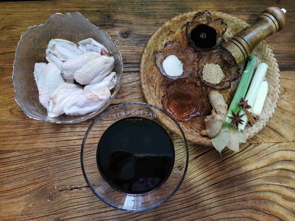 一瓶可樂(lè)玩轉(zhuǎn)一道菜——可樂(lè)雞翅的做法-家常味燒菜譜