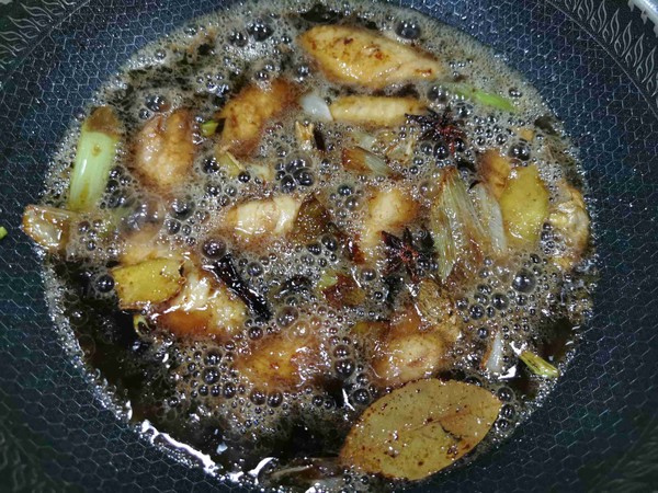 一瓶可樂(lè)玩轉(zhuǎn)一道菜——可樂(lè)雞翅的做法-家常味燒菜譜