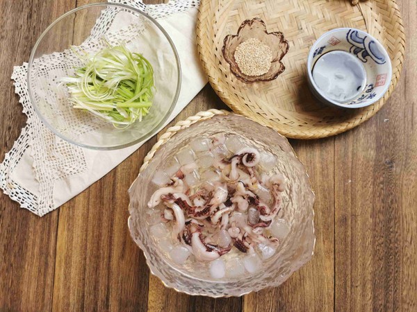 五分鐘撤離廚房的快手菜，好吃停不下來的——蔥絲涼拌八帶爪的做法-咸鮮味拌菜譜