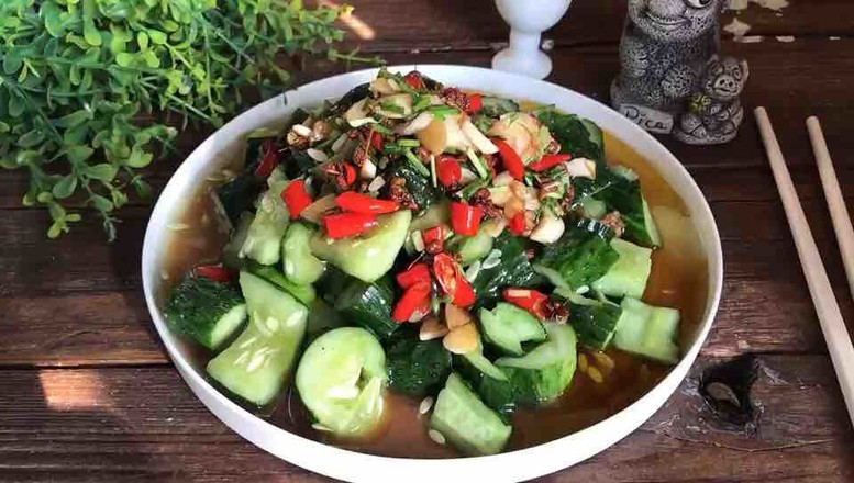 刀拍黃瓜你是怎么做的？跟我的做法一樣嗎？的做法-家常味拌菜譜