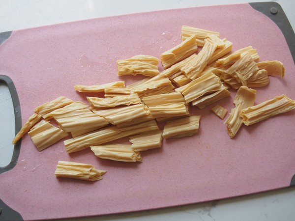 涼拌彩蔬腐竹的做法-家常味拌菜譜