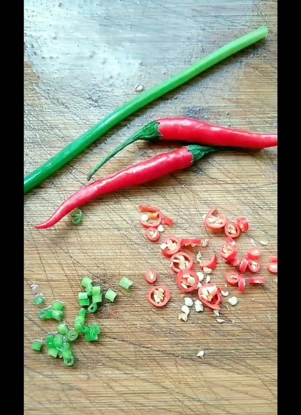 《青瓜海蜇》的做法-酸辣味拌菜譜