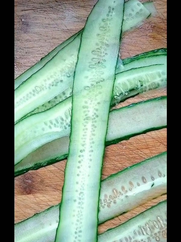 《青瓜海蜇》的做法-酸辣味拌菜譜