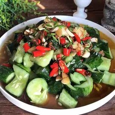 刀拍黃瓜你是怎么做的？跟我的做法一樣嗎？的做法-家常味拌菜譜