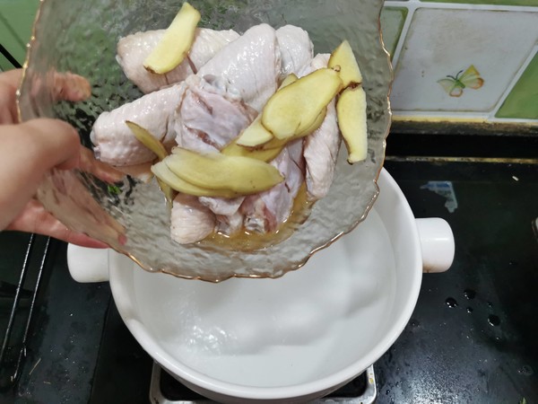 一瓶可樂(lè)玩轉(zhuǎn)一道菜——可樂(lè)雞翅的做法-家常味燒菜譜