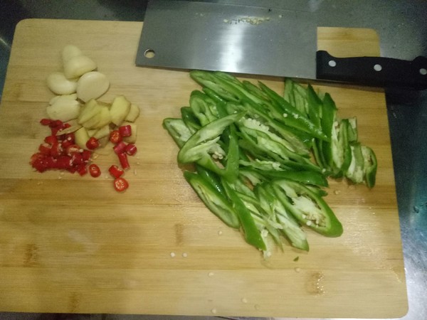 青椒小炒雞塊的做法-家常味炒菜譜