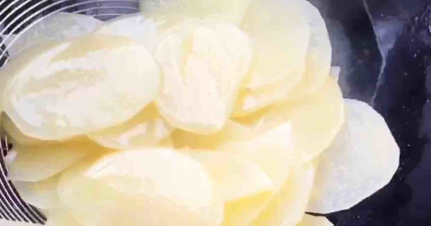 土豆這樣做簡單又美味的做法-家常味炒菜譜