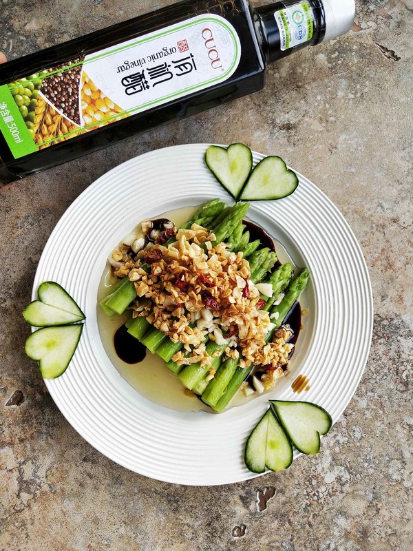 蒜香油淋蘆筍的做法-酸辣味拌菜譜