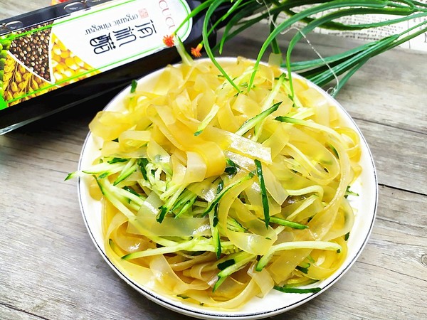霸王超市~黃瓜涼拌粉皮的做法-咸鮮味拌菜譜-易網(wǎng)健康養(yǎng)生網(wǎng) 霸王超市~黃瓜涼拌粉皮的做法-咸鮮味拌菜譜