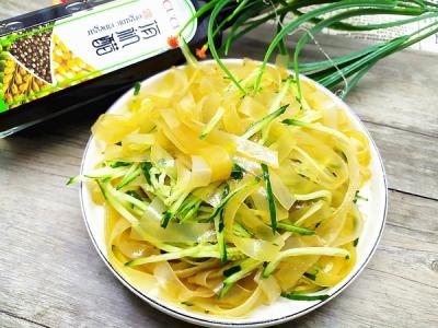 霸王超市～黃瓜涼拌粉皮的做法-咸鮮味拌菜譜
