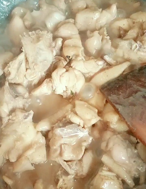 《荷葉糯米雞》的做法-咸鮮味蒸菜譜