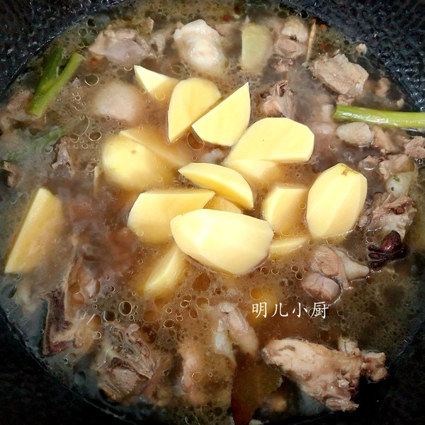 燉炒大公雞的做法-家常味燉菜譜