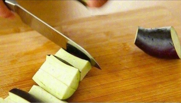 肉末茄子的做法-家常味炒菜譜