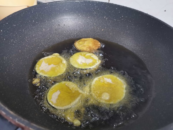 炸茄盒的做法-家常味炸菜譜