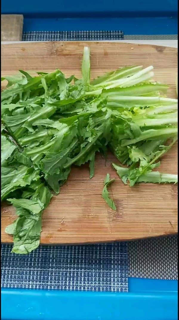 苦菊皮蛋的做法-酸甜味拌菜譜