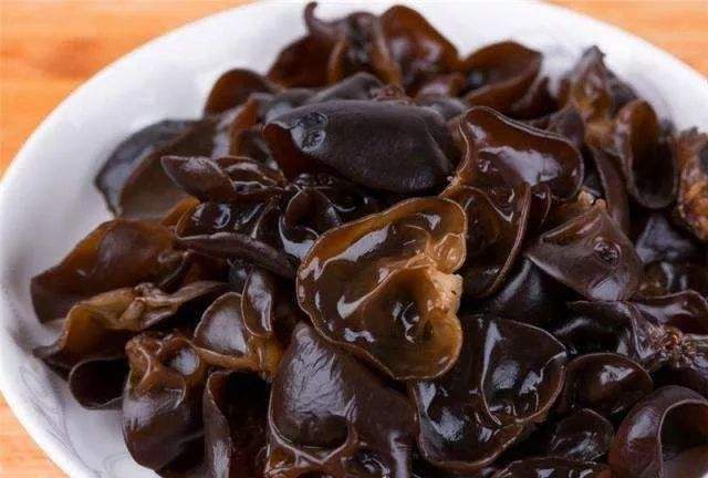 金江小姑娘土豆爆魷魚的做法-麻辣味烤菜譜