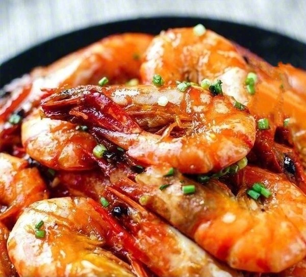 【茄汁油燜大蝦做法】的做法-醬香味燒菜譜