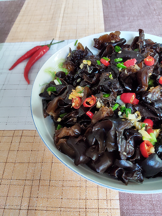 酸辣拌木耳的做法-酸辣味拌菜譜