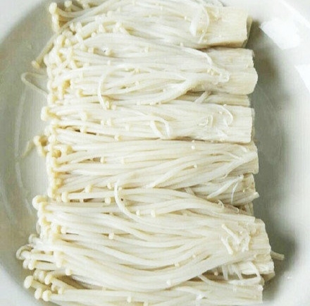 紅油金針菇的做法-家常味拌菜譜-易網健康養生網 紅油金針菇的做法-家常味拌菜譜