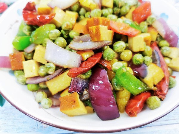 辣炒鮮豌豆的做法-香辣味炒菜譜