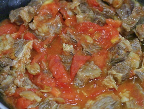 【番茄燉牛肉】的做法-家常味燉菜譜