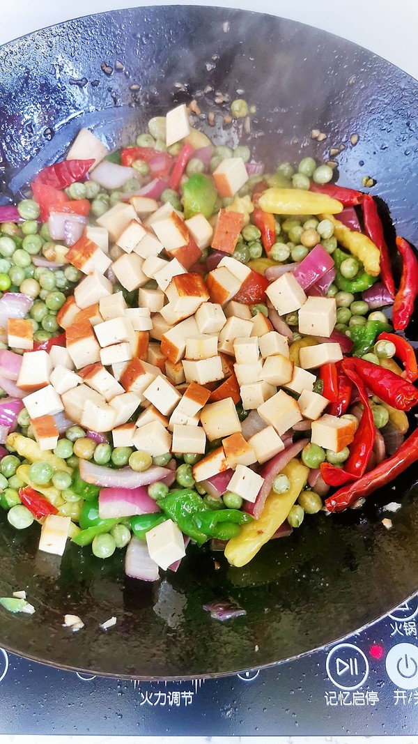 辣炒鮮豌豆的做法-香辣味炒菜譜