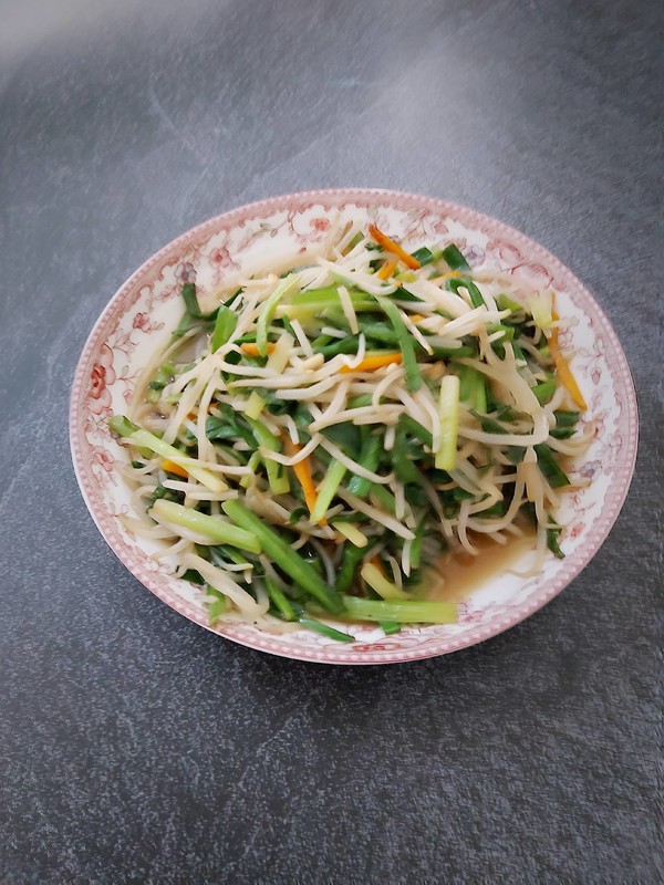 韭菜炒豆芽的做法-家常味炒菜譜-易網(wǎng)健康養(yǎng)生網(wǎng) 韭菜炒豆芽的做法-家常味炒菜譜