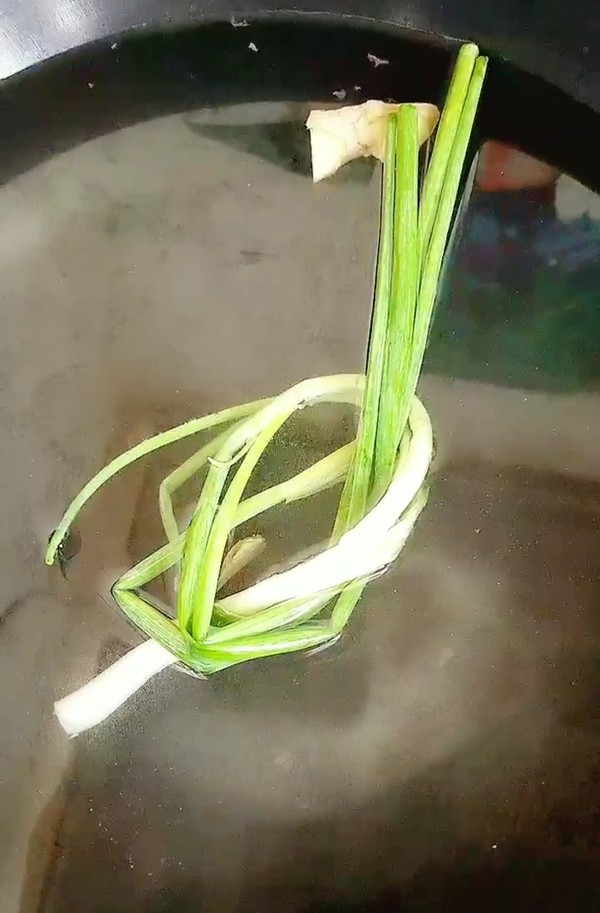 《過水魚》的做法-香辣味其它工藝菜譜-易網(wǎng)健康養(yǎng)生網(wǎng) 《過水魚》的做法-香辣味其它工藝菜譜