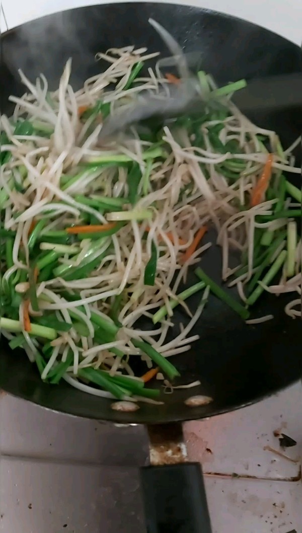 韭菜炒豆芽的做法-家常味炒菜譜-易網(wǎng)健康養(yǎng)生網(wǎng) 韭菜炒豆芽的做法-家常味炒菜譜
