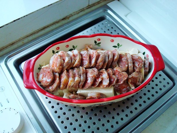 臘腸蒸豆腐的做法-咸鮮味蒸菜譜