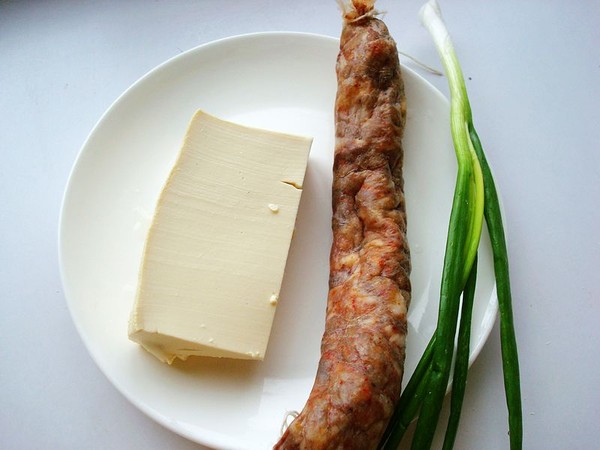 臘腸蒸豆腐的做法-咸鮮味蒸菜譜
