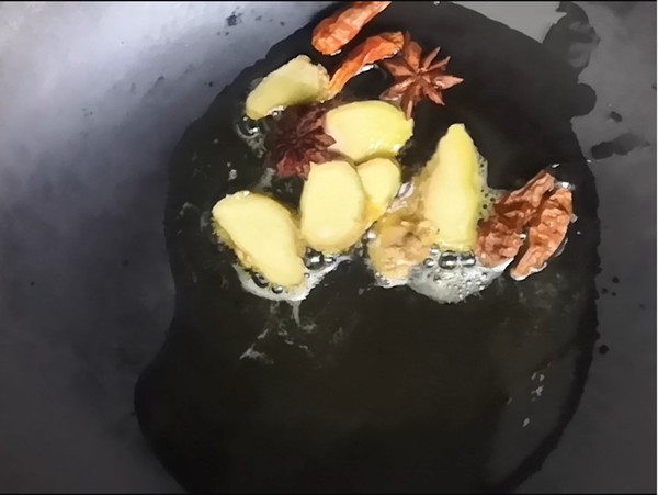 糖醋鯽魚的做法-甜味炒菜譜-易網<a href=http://www.gyfww.com/ target=_blank class=infotextkey>健康養生</a>網 糖醋鯽魚的做法-甜味炒菜譜