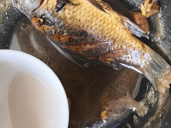 糖醋鯽魚的做法-甜味炒菜譜-易網健康養生網 糖醋鯽魚的做法-甜味炒菜譜