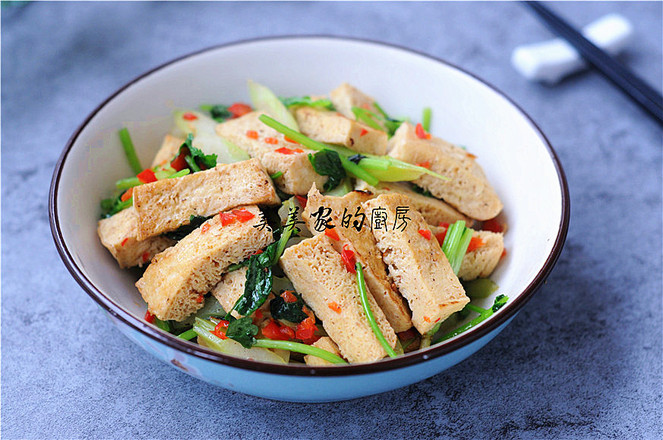 白菜苔炒凍豆腐的做法-家常味炒菜譜