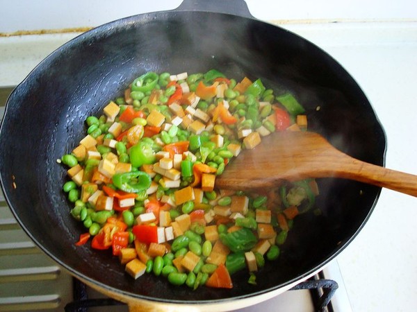 毛豆香干炒肉丁的做法-咸鮮味炒菜譜