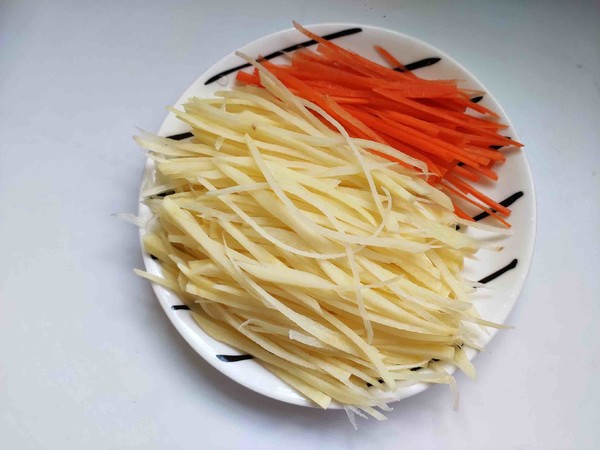 涼拌土豆絲的做法-家常味拌菜譜