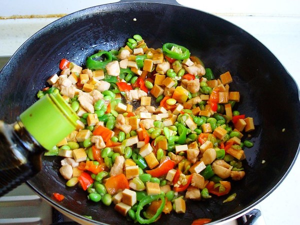 毛豆香干炒肉丁的做法-咸鮮味炒菜譜