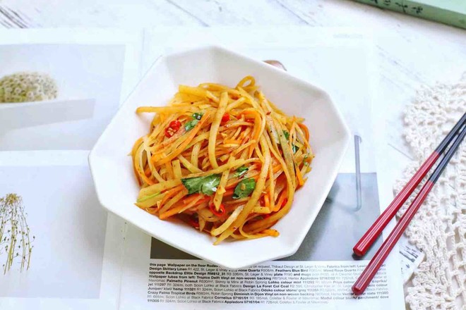 涼拌土豆絲的做法-家常味拌菜譜