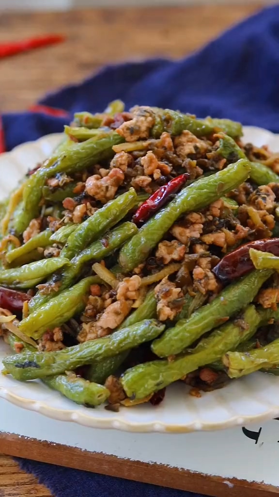 干煸肉末豆角的做法-咸鮮味炒菜譜-易網健康養生網 干煸肉末豆角的做法-咸鮮味炒菜譜