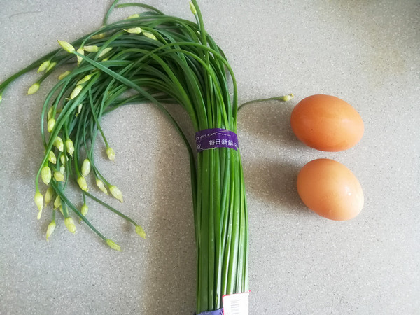 韭苔炒雞蛋的做法-家常味炒菜譜-易網<a href=http://www.gyfww.com/ target=_blank class=infotextkey>健康養生</a>網 韭苔炒雞蛋的做法-家常味炒菜譜