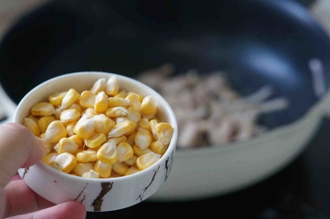 玉米粒炒蓮藕的做法-家常味炒菜譜