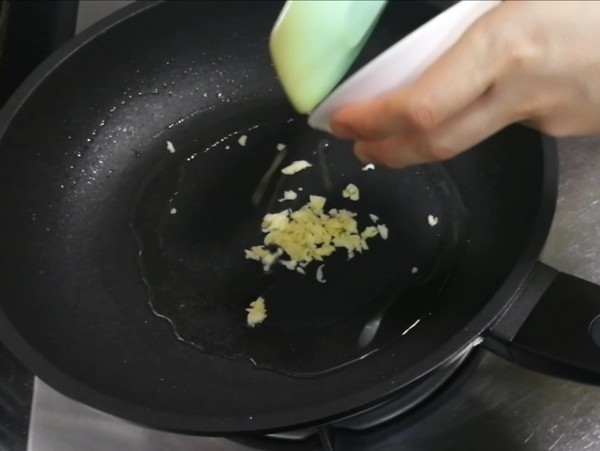 醬炒西葫蘆的做法-香辣味炒菜譜