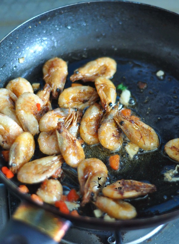 香酥北極蝦的做法-家常味炸菜譜