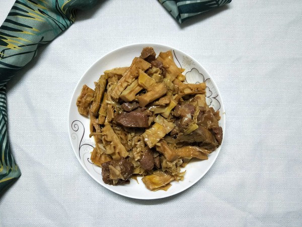 咸肉燉筍的做法-咸鮮味燉菜譜
