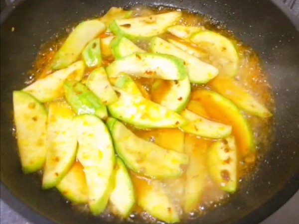 醬炒西葫蘆的做法-香辣味炒菜譜