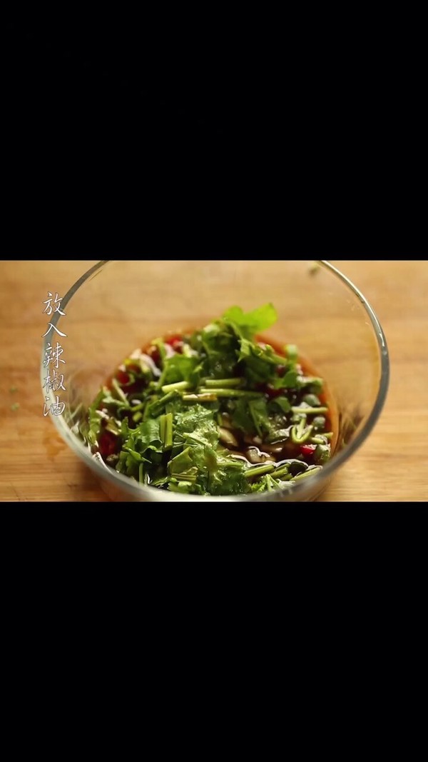 皮蛋豆腐的做法-咸鮮味拌菜譜