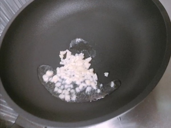 蒜蓉秋葵的做法-家常味炒菜譜-易網(wǎng)<a href=http://www.gyfww.com/ target=_blank class=infotextkey>健康養(yǎng)生</a>網(wǎng) 蒜蓉秋葵的做法-家常味炒菜譜