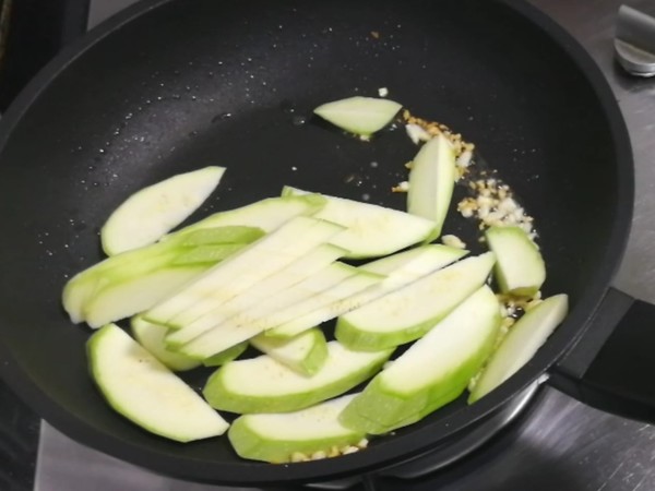 醬炒西葫蘆的做法-香辣味炒菜譜